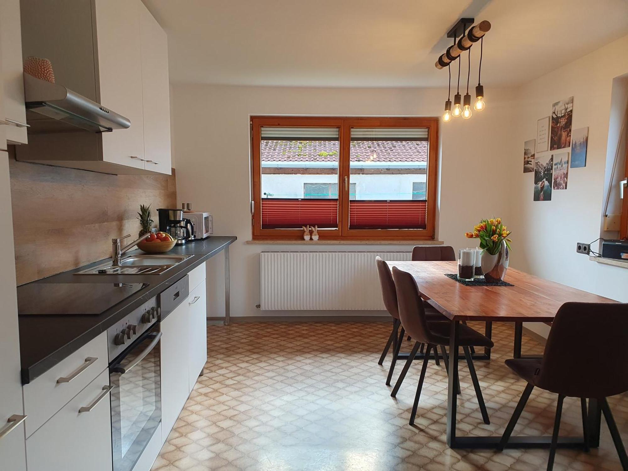 Lechufer, 80M2, Haushaelfte Mit Privatem Eingang, Kaminofen, Terrasse, Garten Pinswang Exterior photo