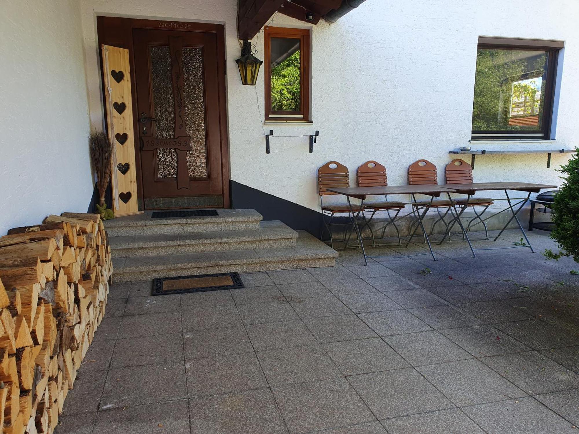 Lechufer, 80M2, Haushaelfte Mit Privatem Eingang, Kaminofen, Terrasse, Garten Pinswang Exterior photo